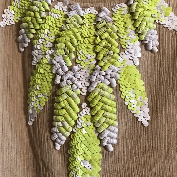 Gorgeous tan with chartreuse and white cover up💚 - Picture 3 of 4